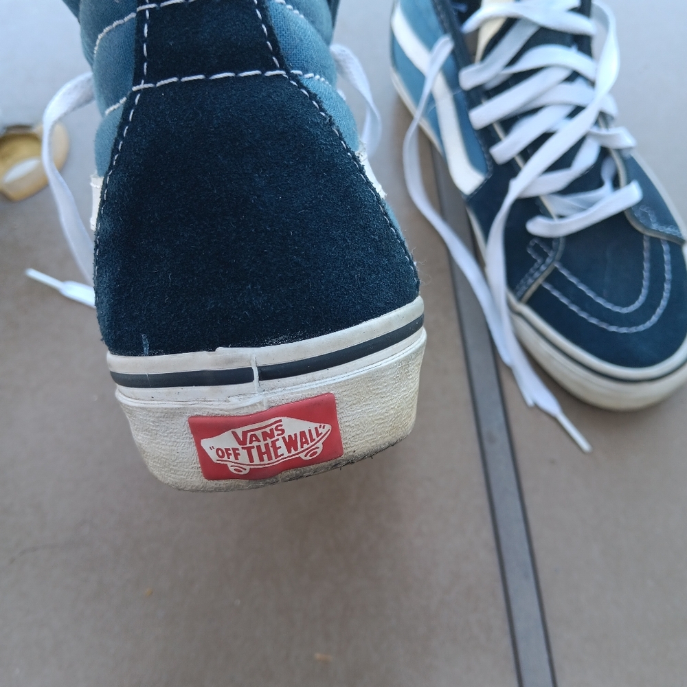 Vans - Picture 6 of 6
